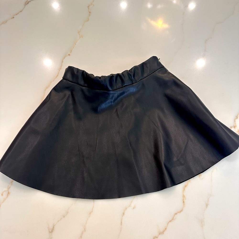 Toddler girls H&M faux leather skirt, size 3T